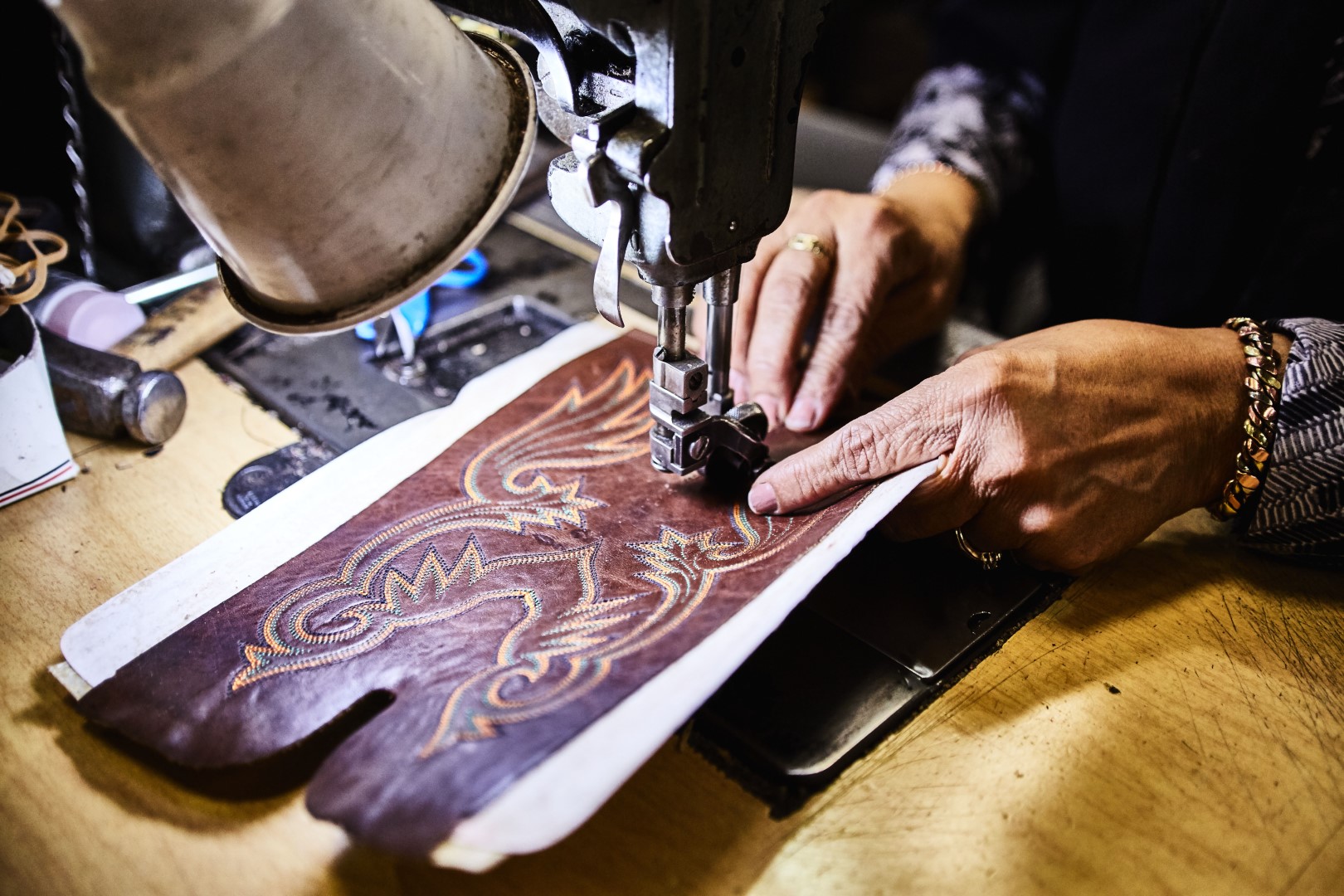 Lucchese Bootmaker – Gustav Schmiege Photography